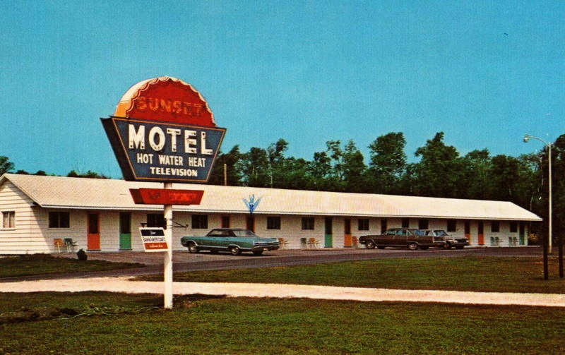 Sunset Motel - Postcard